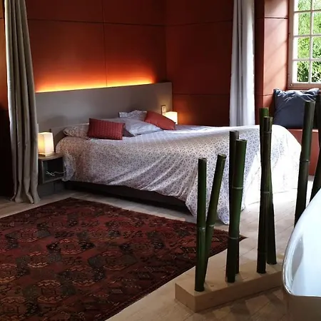 Villa Moulin De L'enea, Xviieme, Vue Riviere Et Sur Beau Parc Abore 2,2 Hectares.